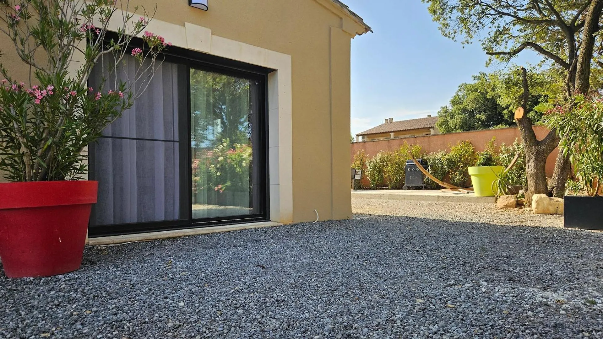 Logement Independant Pour 4Ou 5 Personnes, 2 Chambres Aureille 0*,  France